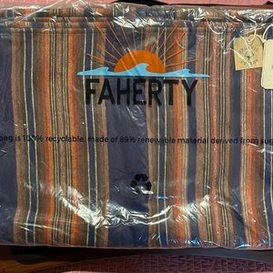 Faherty throw blanket, original packaging